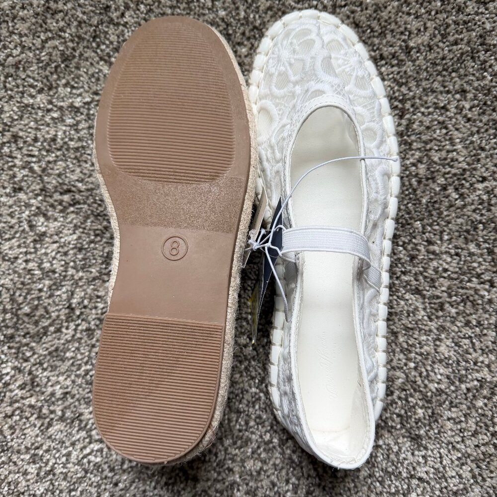 Celia Floral Lace Mary Jane Espadrille Flat with Memory Foam - Universal Thread - Picture 8 of 8